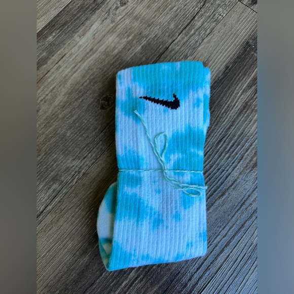 But did you dye, tie dye Nike socks - Picture 3 of 3
